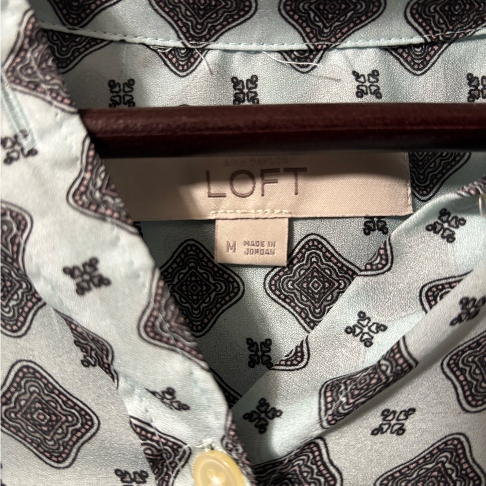 button up - Picture 3 of 4